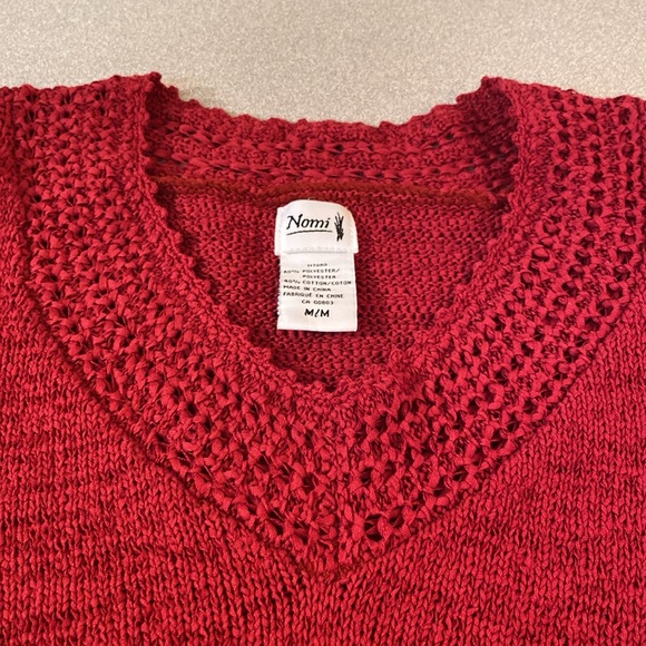 Nomi - Beautiful Red V-Neck Sweater. Size M - Picture 9 of 9